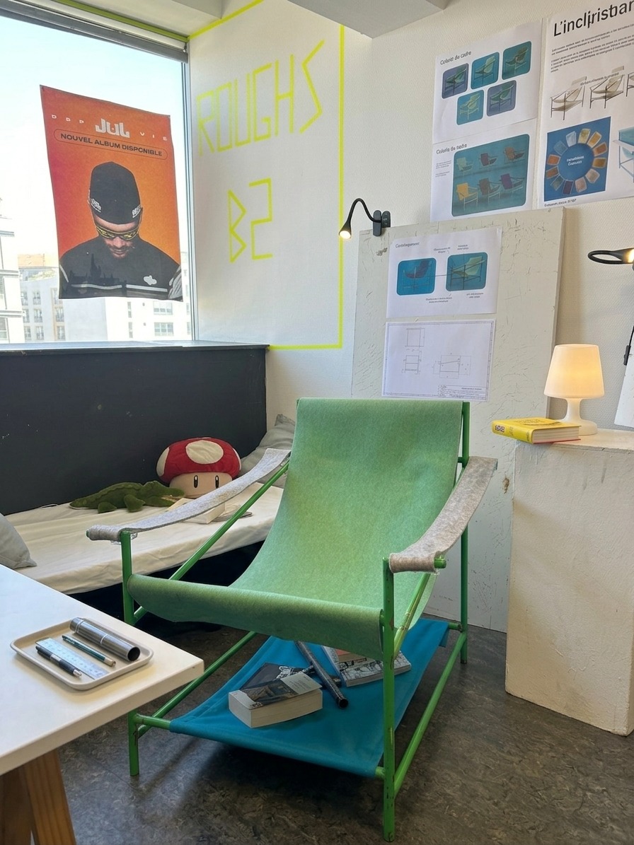 Prototype du fauteuil de lecture Slalom, réalisé à taille réelle